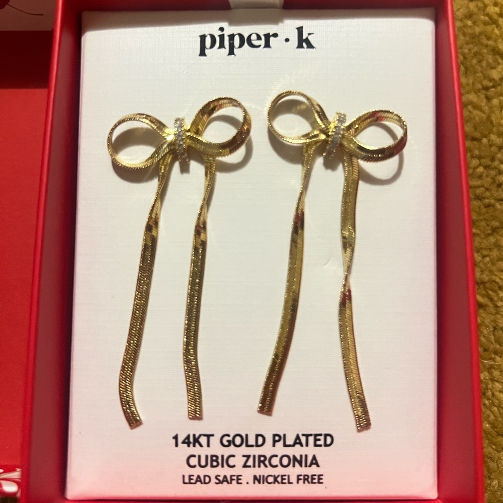 Piper K Gold Bow Earrings - Picture 3 of 3